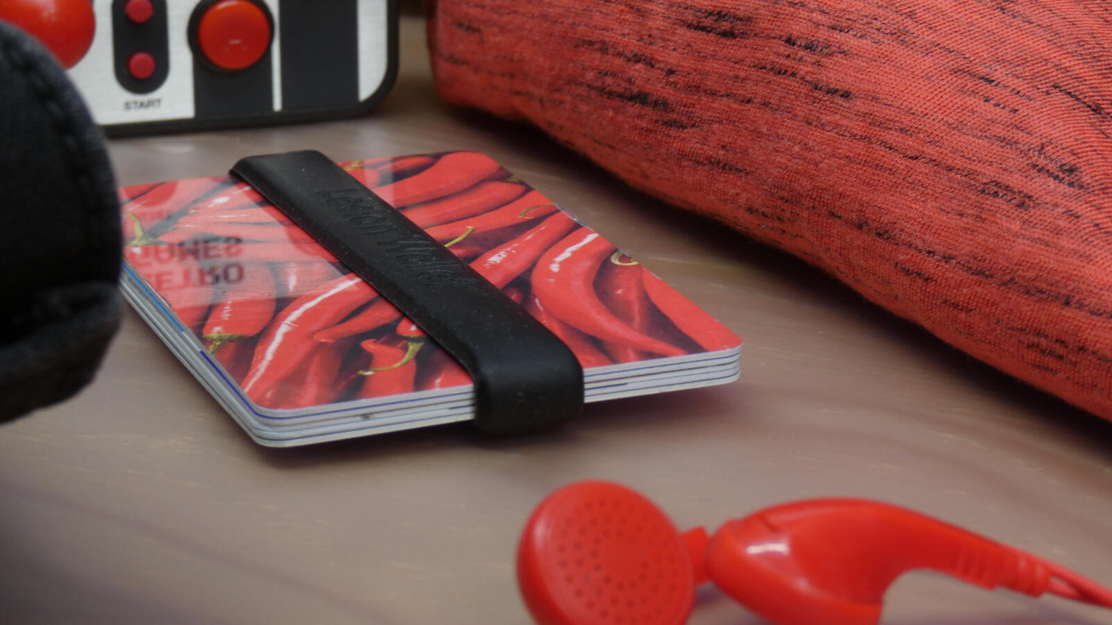 Leslon Wallet In June 2022, I began developing an alternative solution to address the issue of excessively large wallets that resulted in the Leslon Wallet.